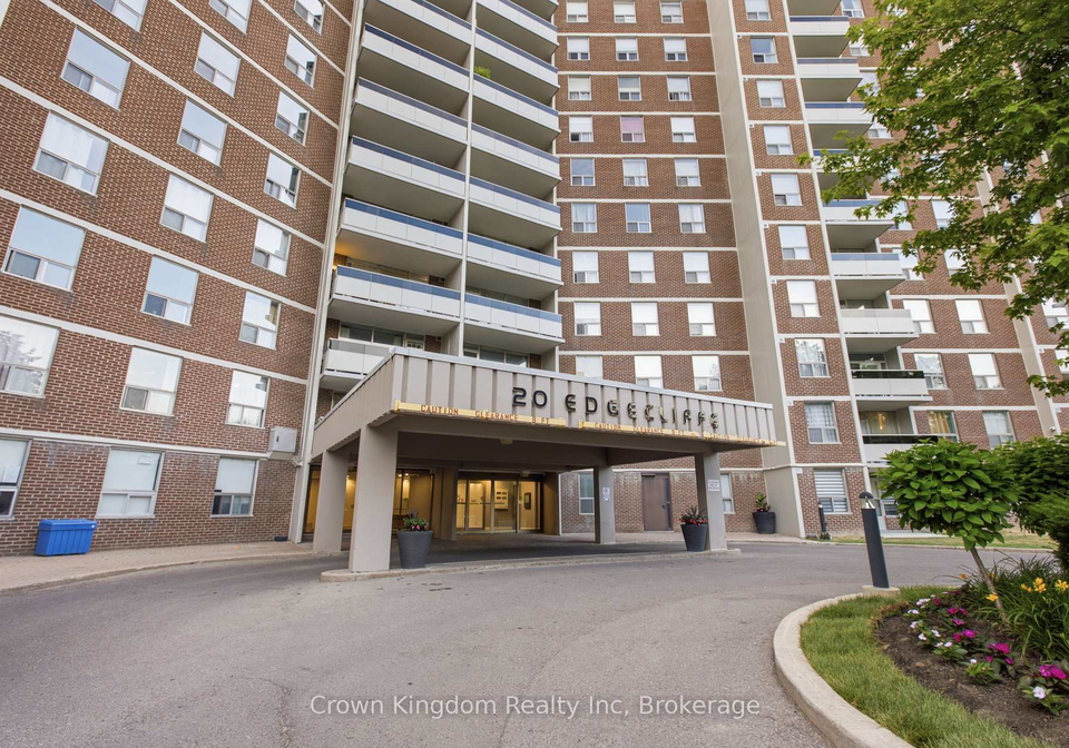 20-edgecliff-golfway-e-east-york-ontario-c13466162