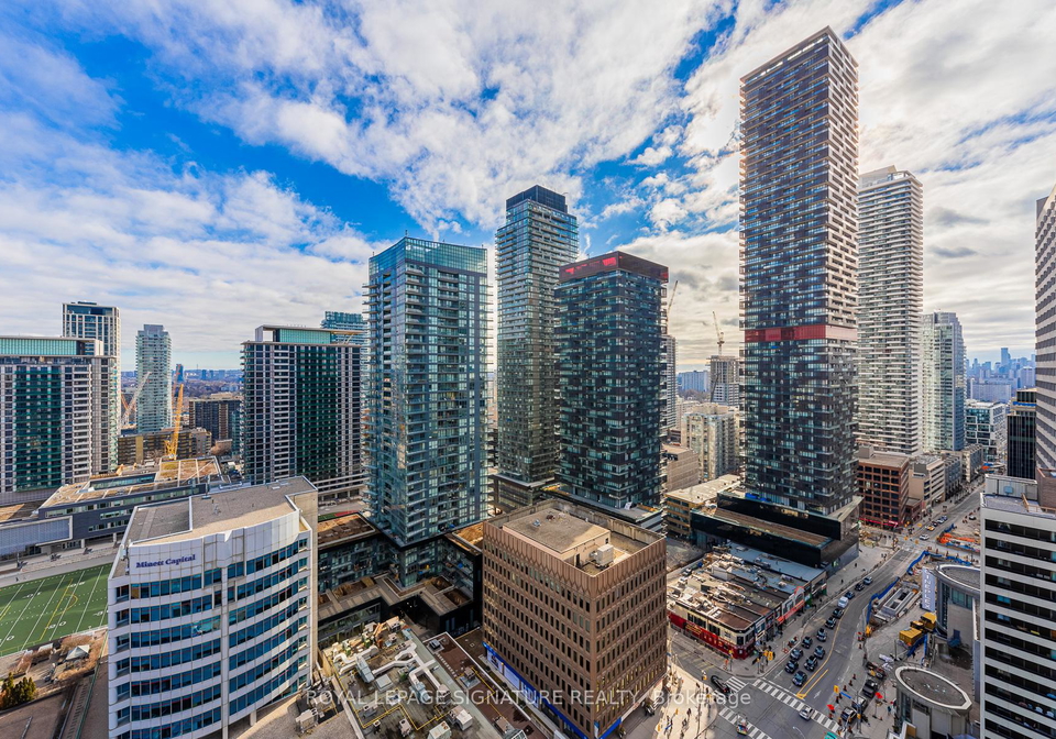 33-helendale-avenue-toronto-ontario-c13466428