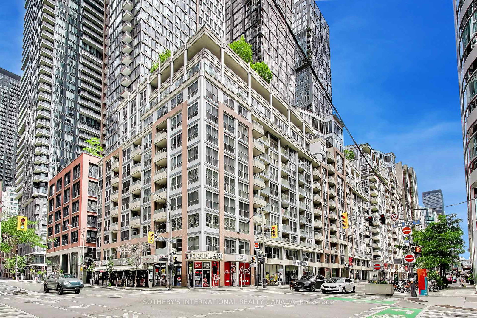 270-wellington-street-w-toronto-ontario-c13466572
