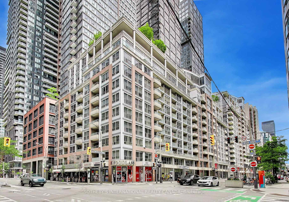 270-wellington-street-w-toronto-ontario-c13466572