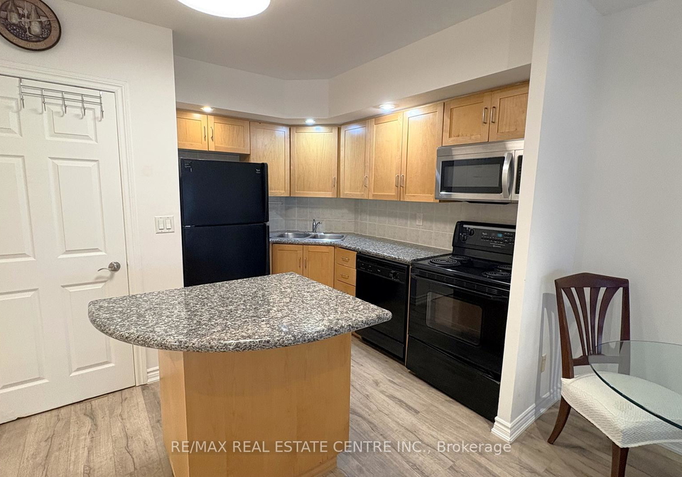 250-wellington-street-toronto-ontario-c13466680