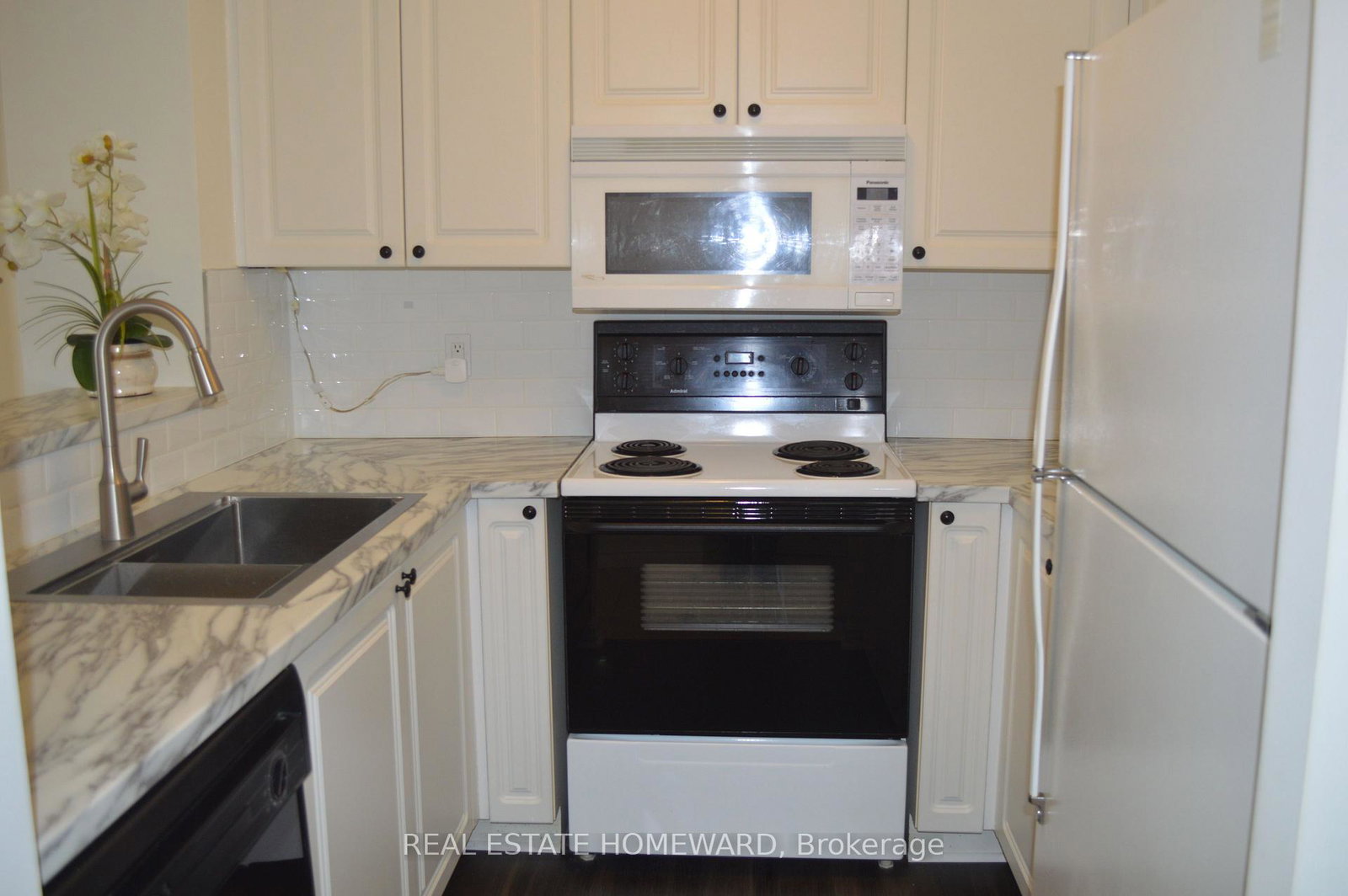 18-pemberton-avenue-north-york-ontario-c13466688