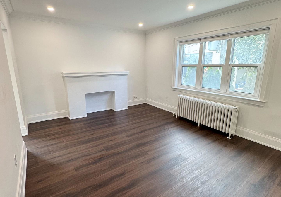 323-lonsdale-road-toronto-ontario-c13467320