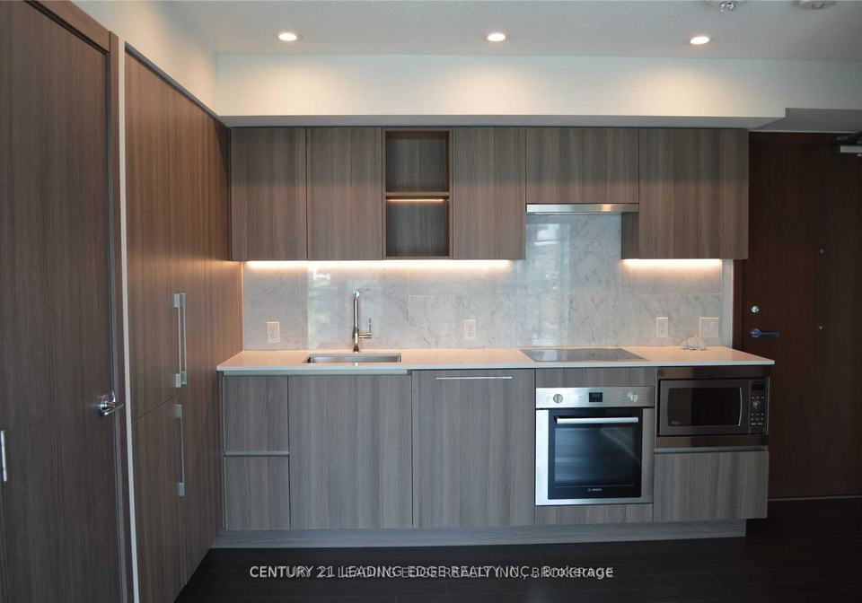 19-bathurst-street-toronto-ontario-c13467334
