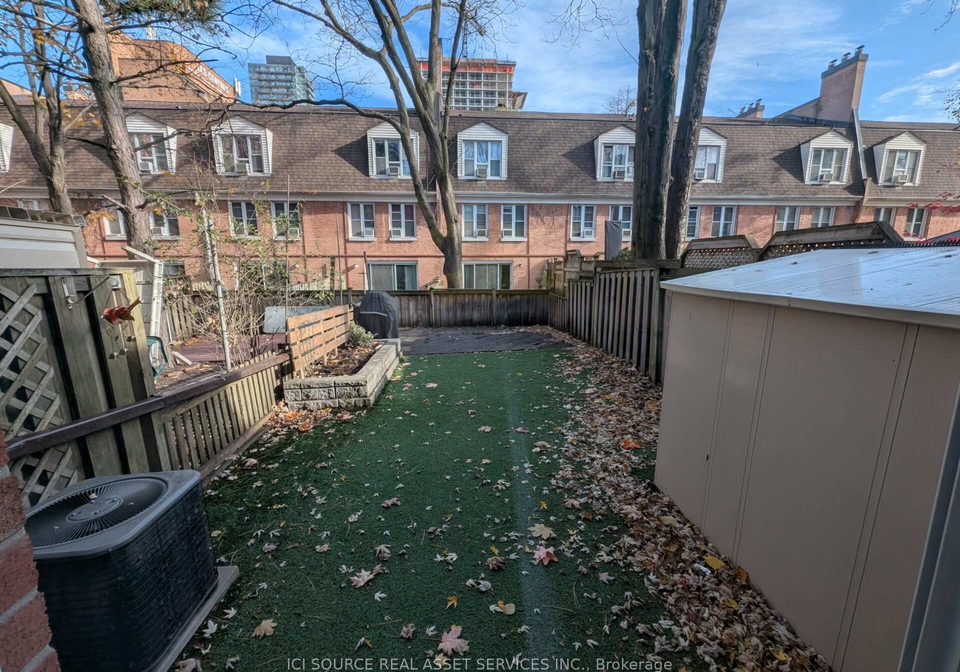 17-douville-court-toronto-ontario-c13468302