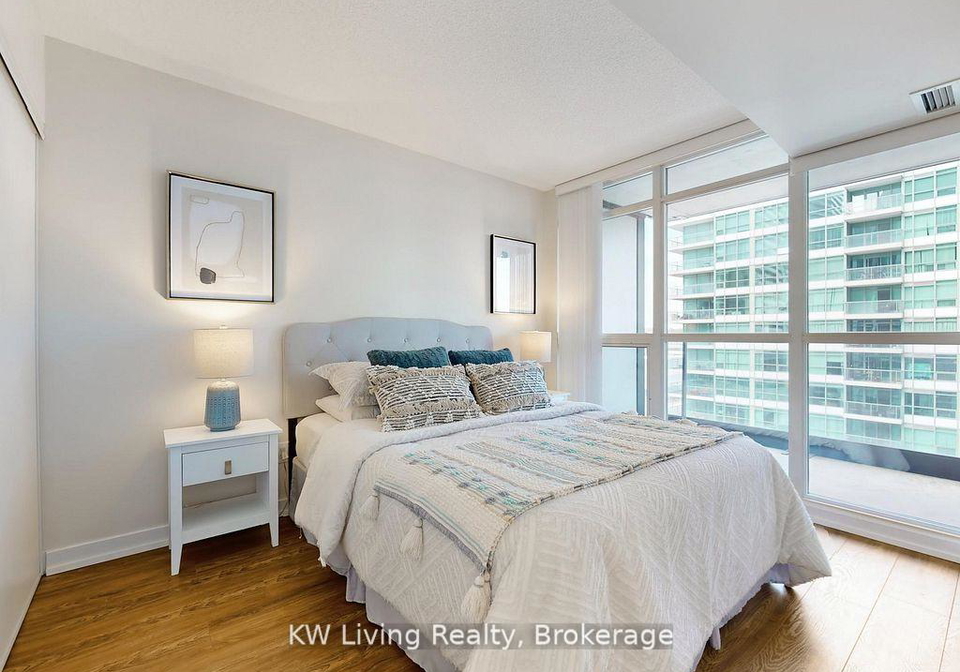 19-singer-court-north-york-ontario-c13468904