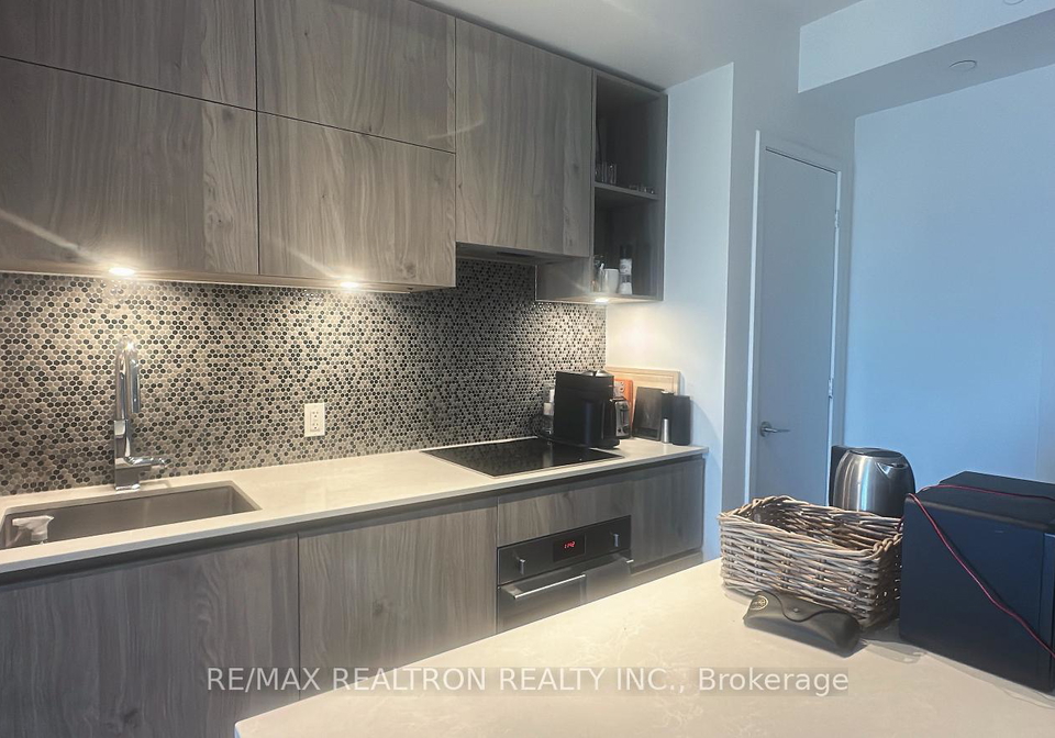1-yorkville-avenue-toronto-ontario-c13469622