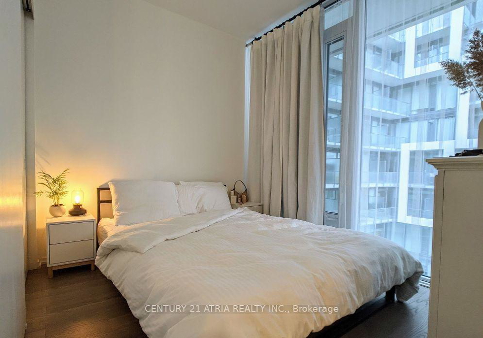 8-hillsdale-avenue-e-toronto-ontario-c13469820