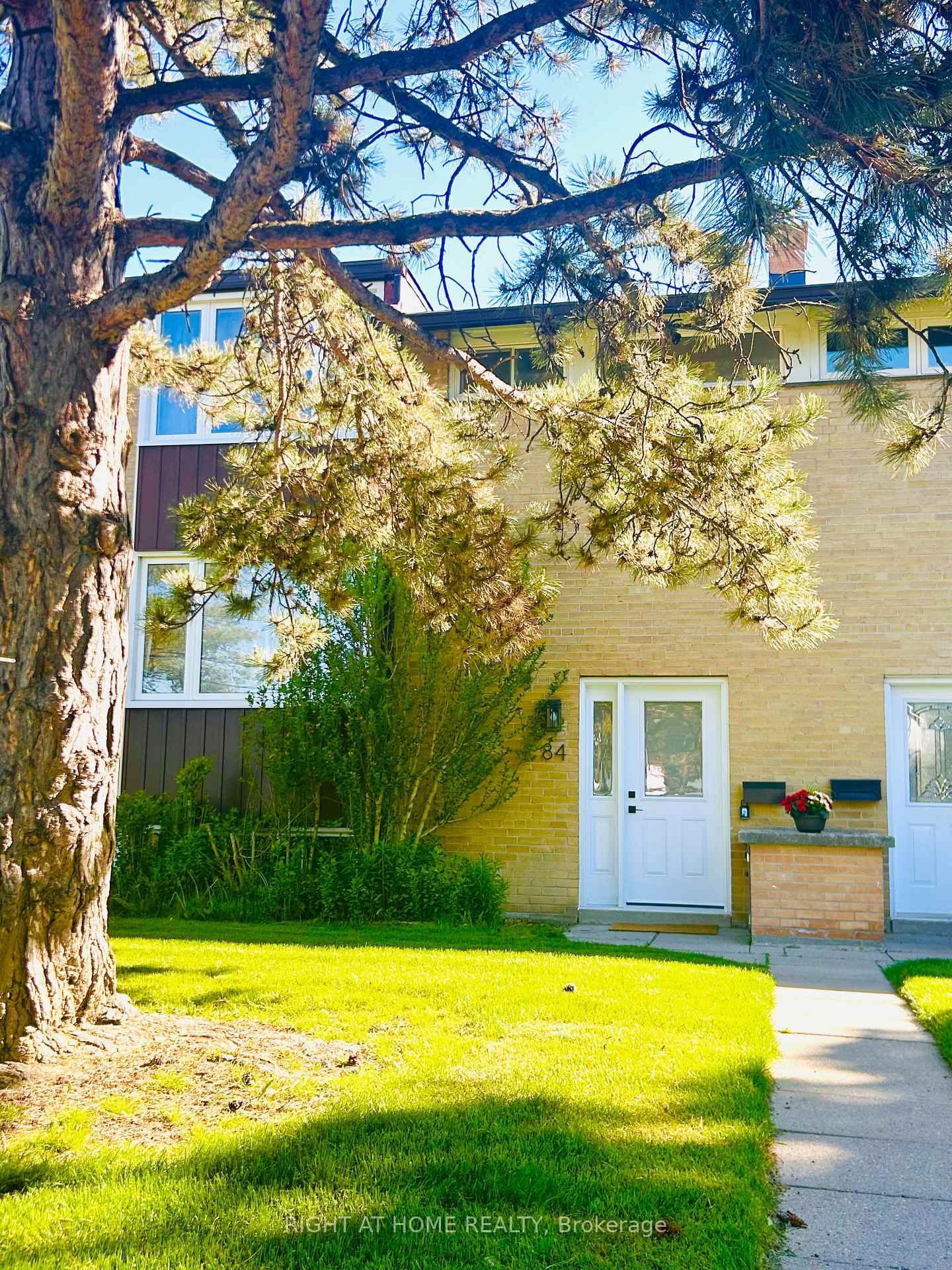 84-barber-greene-road-north-york-ontario-c13470206