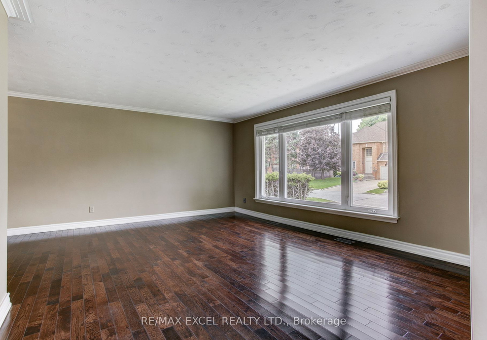 35-urbandale-avenue-north-york-ontario-c13470216