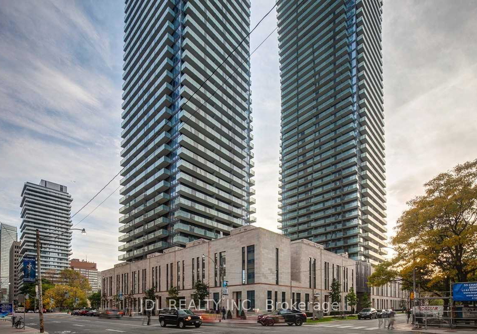 1080-bay-street-toronto-ontario-c13470282
