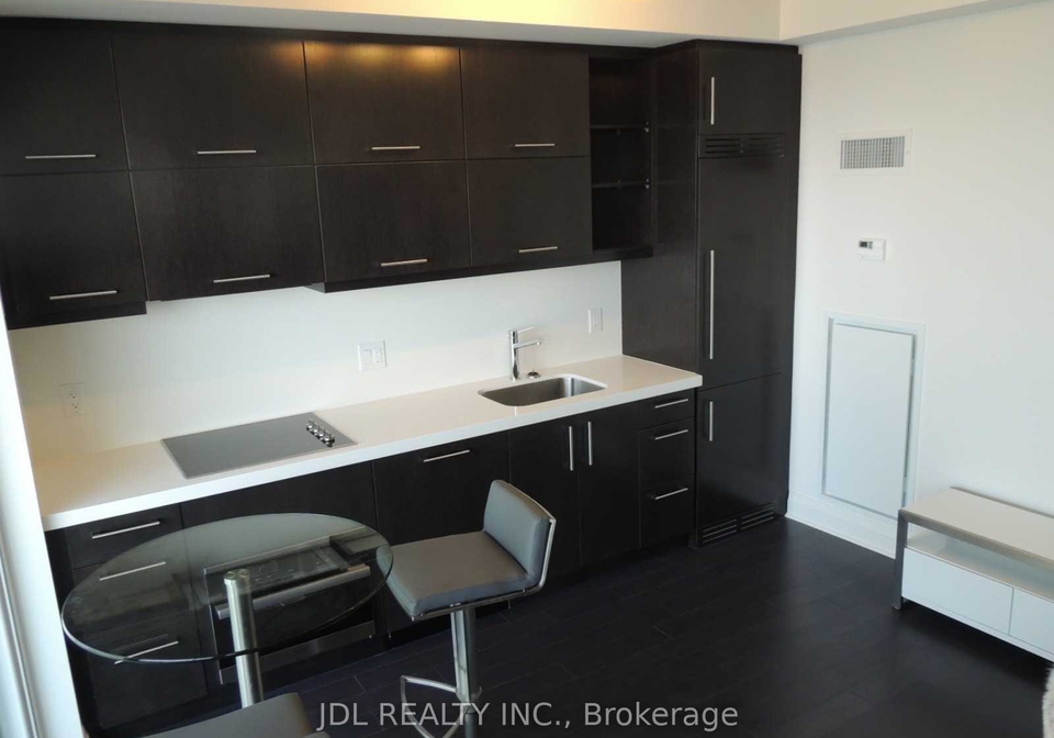 1080-bay-street-toronto-ontario-c13470282