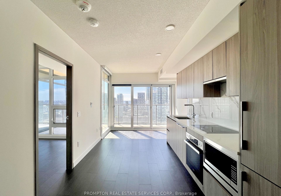 3-concord-cityplace-way-toronto-ontario-c13470364