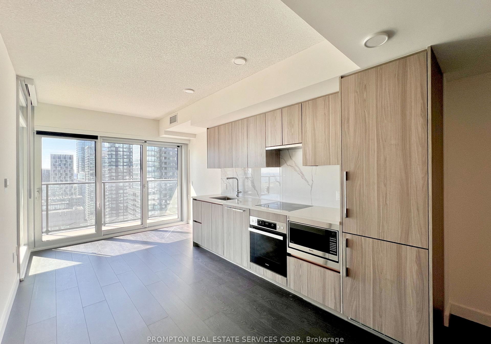 3-concord-cityplace-way-toronto-ontario-c13470364