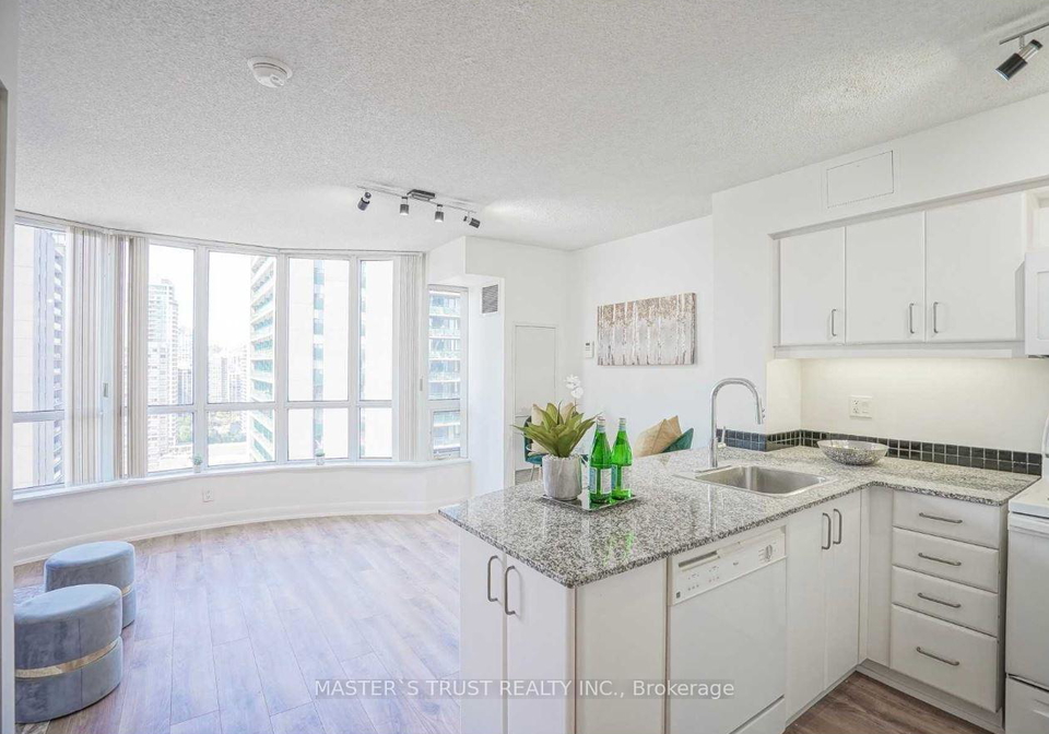 33-sheppard-avenue-e-north-york-ontario-c13470388