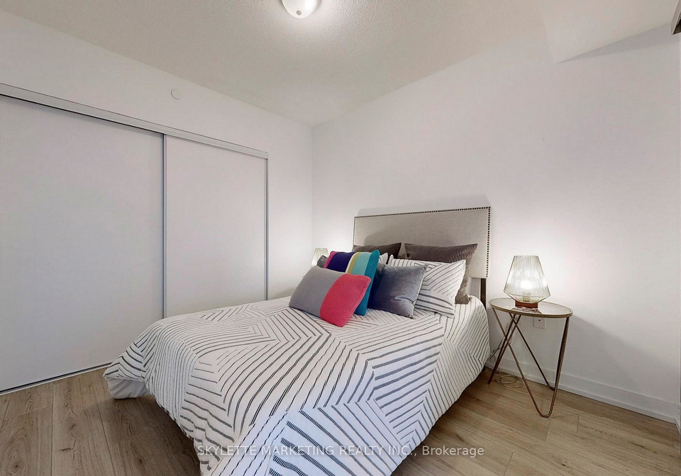 395-bloor-street-e-toronto-ontario-c13470430