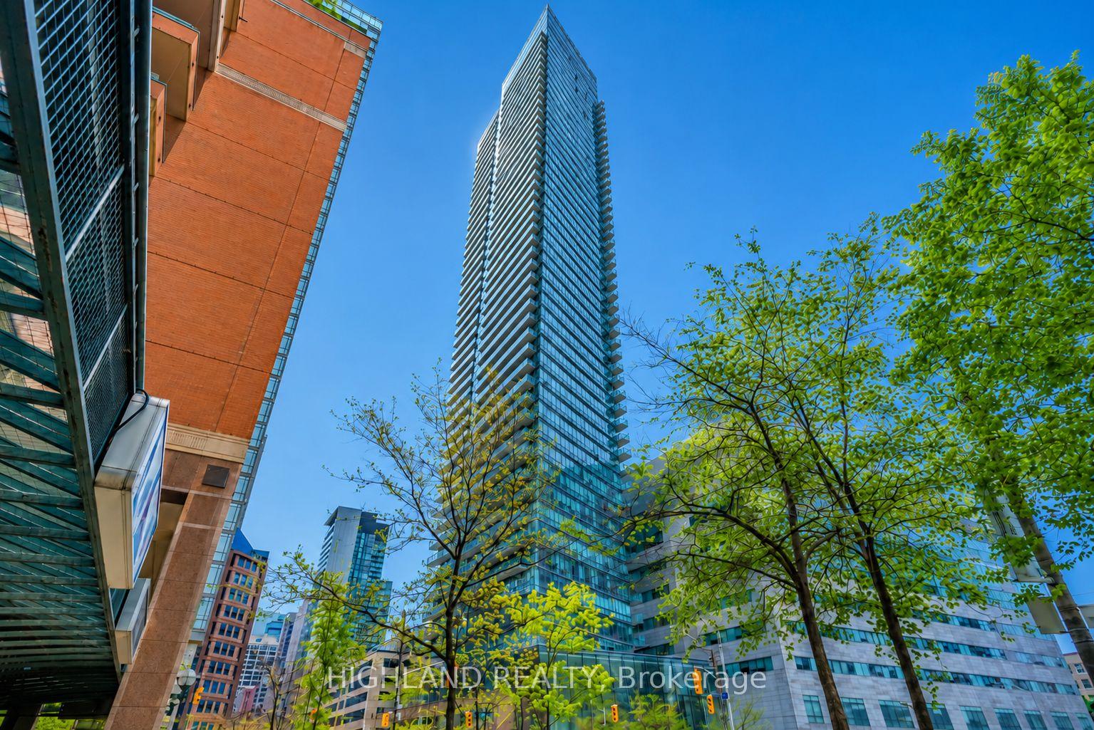 832-bay-street-toronto-ontario-c13470468