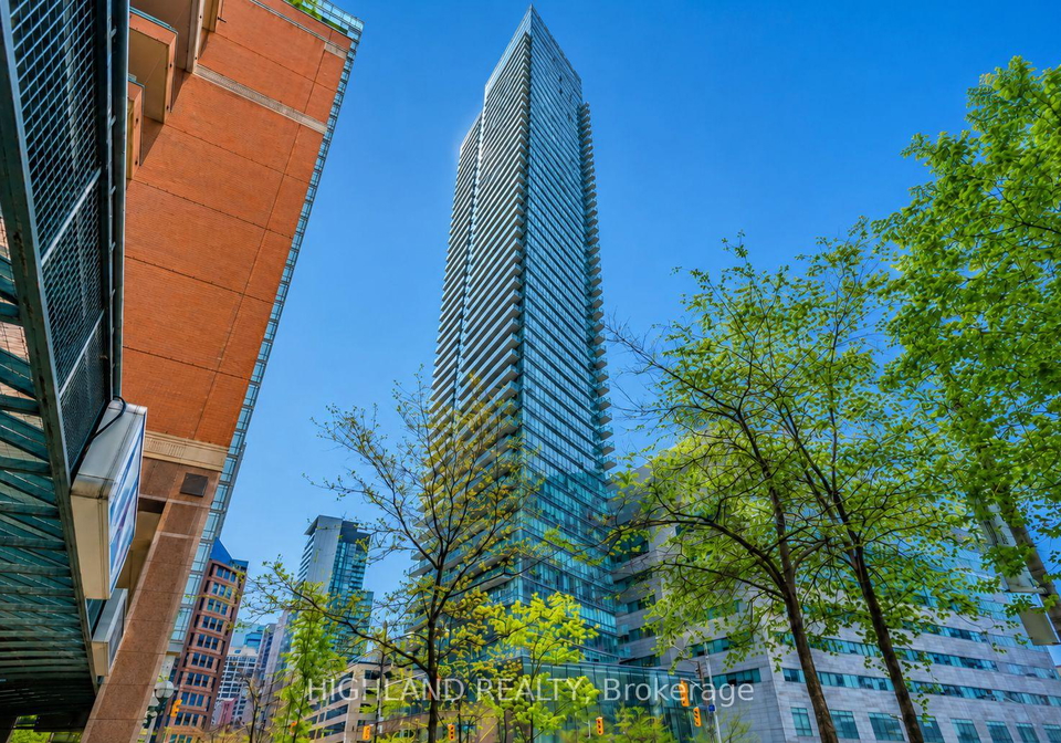 832-bay-street-toronto-ontario-c13470468