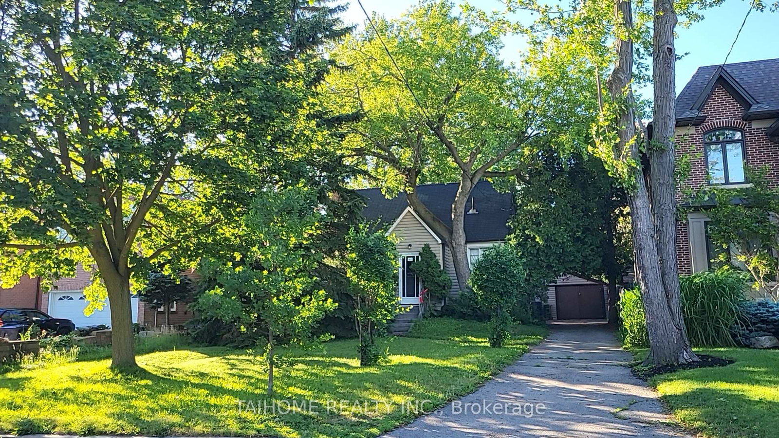 462-ellerslie-avenue-toronto-ontario-c13470496