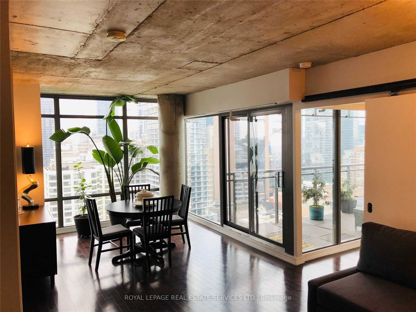 22-wellesley-street-e-toronto-ontario-c13470684
