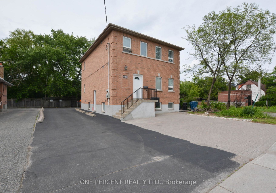 204-sheppard-avenue-w-toronto-ontario-c13470830