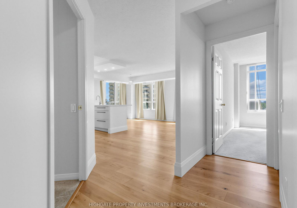 8-hillcrest-avenue-north-york-ontario-c13471238