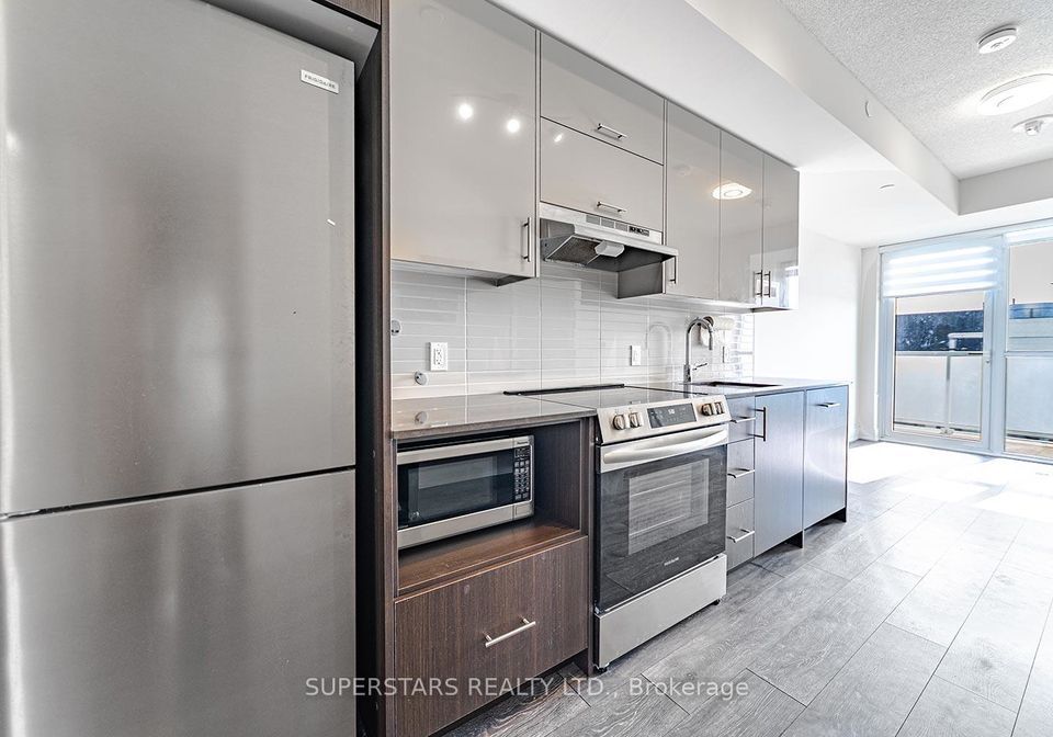 188-fairview-mall-drive-north-york-ontario-c13471274