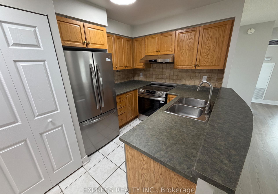 7-lorraine-drive-toronto-ontario-c13471340