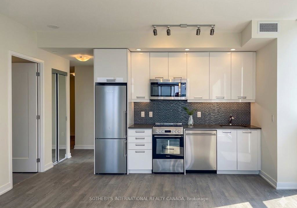 99-john-street-toronto-ontario-c13471366