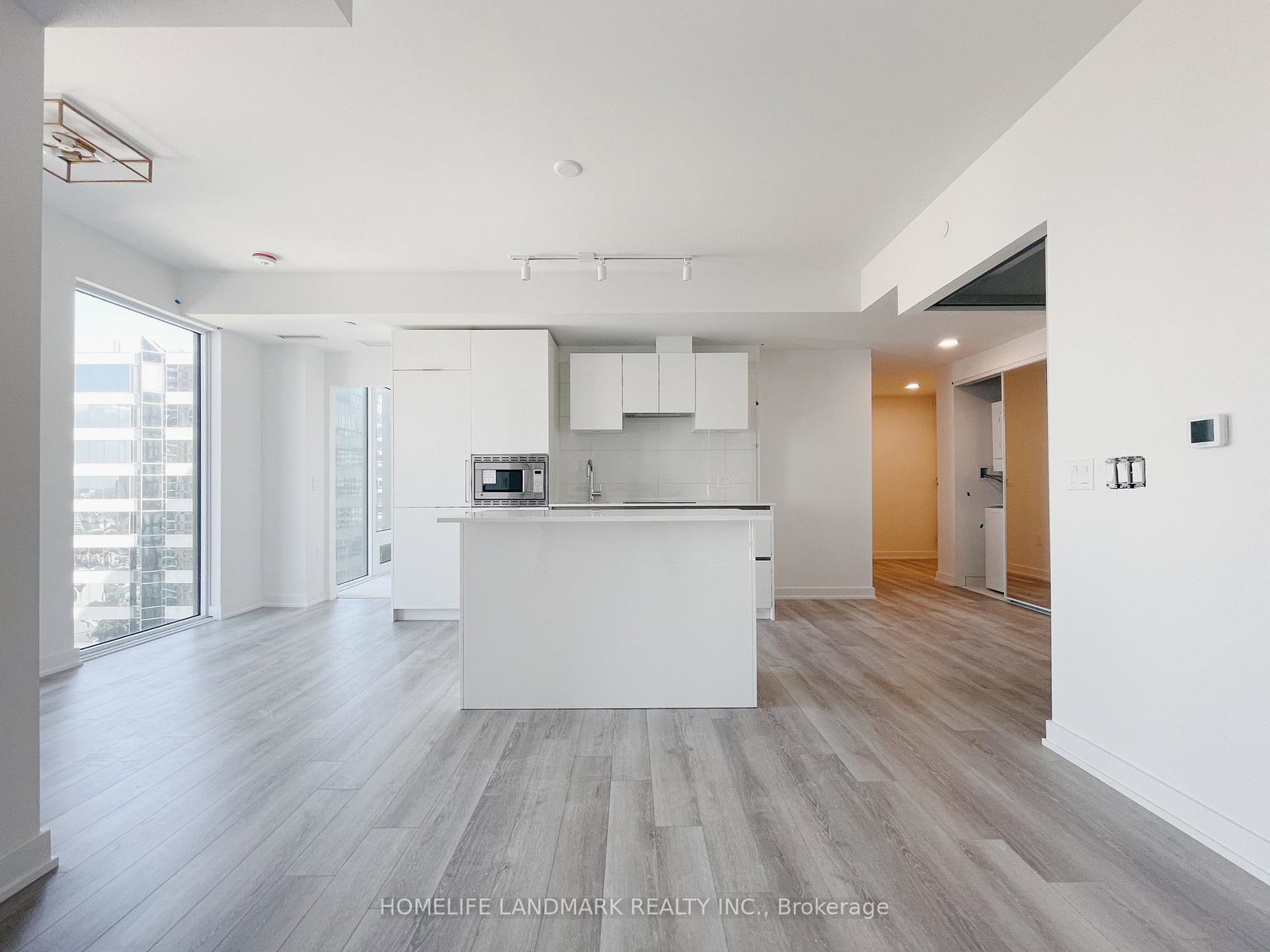 238-simcoe-street-toronto-ontario-c13471386