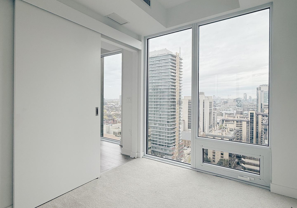 238-simcoe-street-toronto-ontario-c13471386