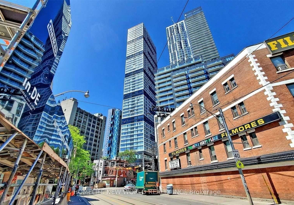 181-dundas-street-e-toronto-ontario-c13471480