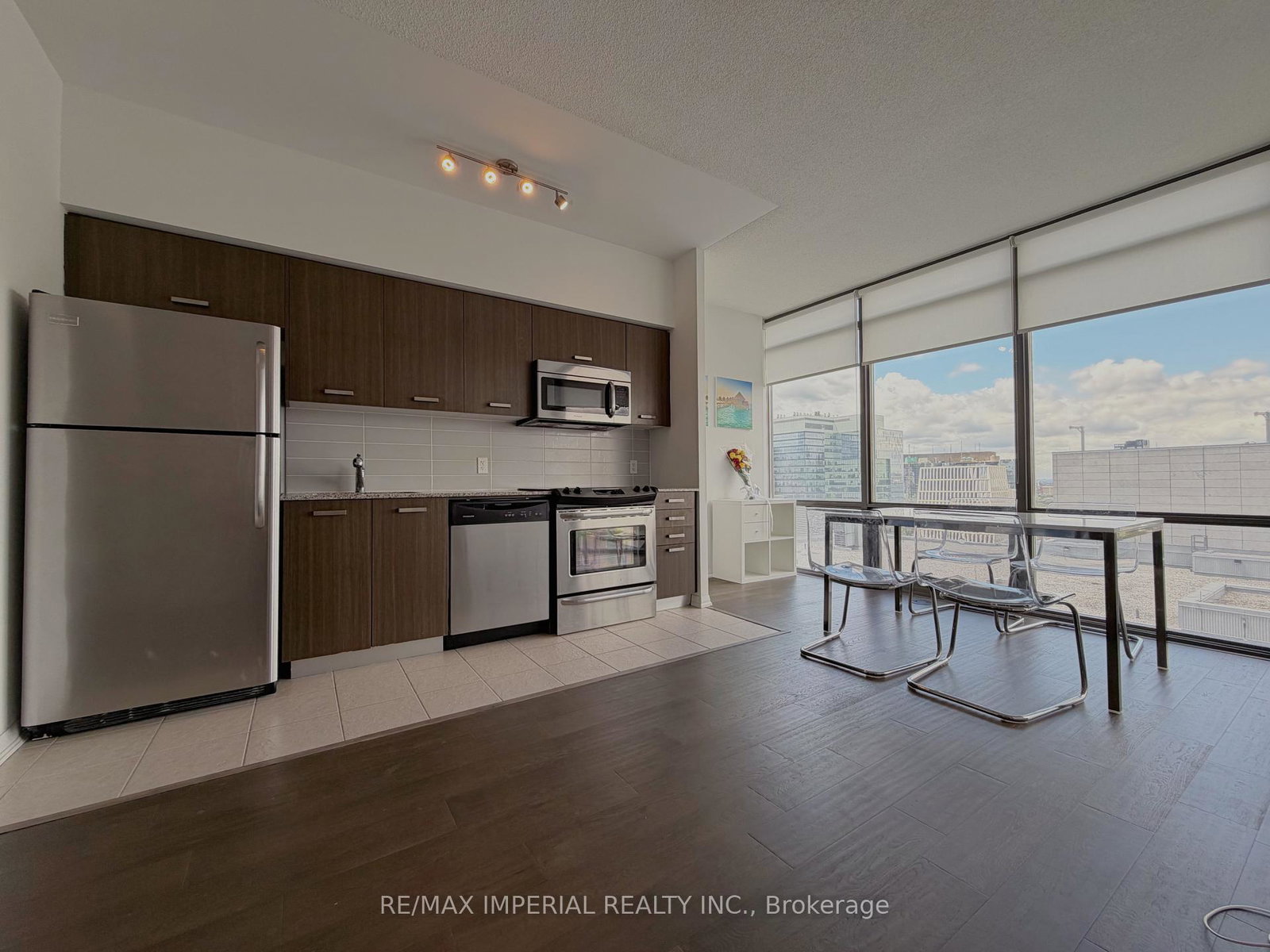 832-bay-street-toronto-ontario-c13471556