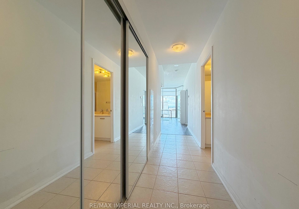832-bay-street-toronto-ontario-c13471556