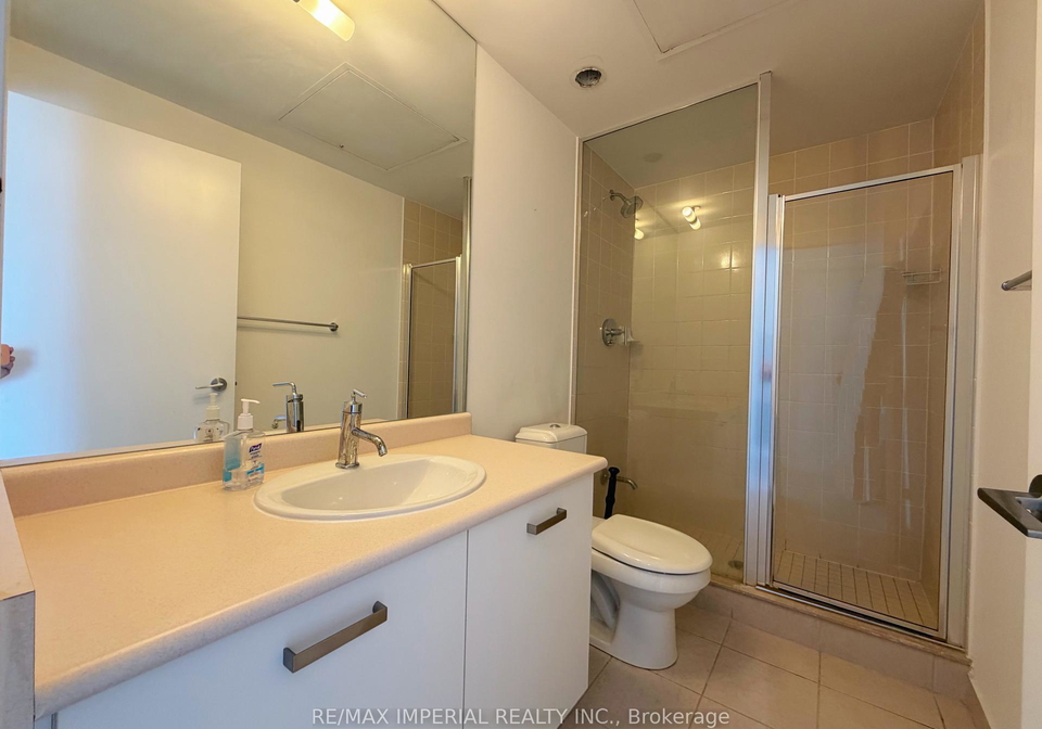 832-bay-street-toronto-ontario-c13471556