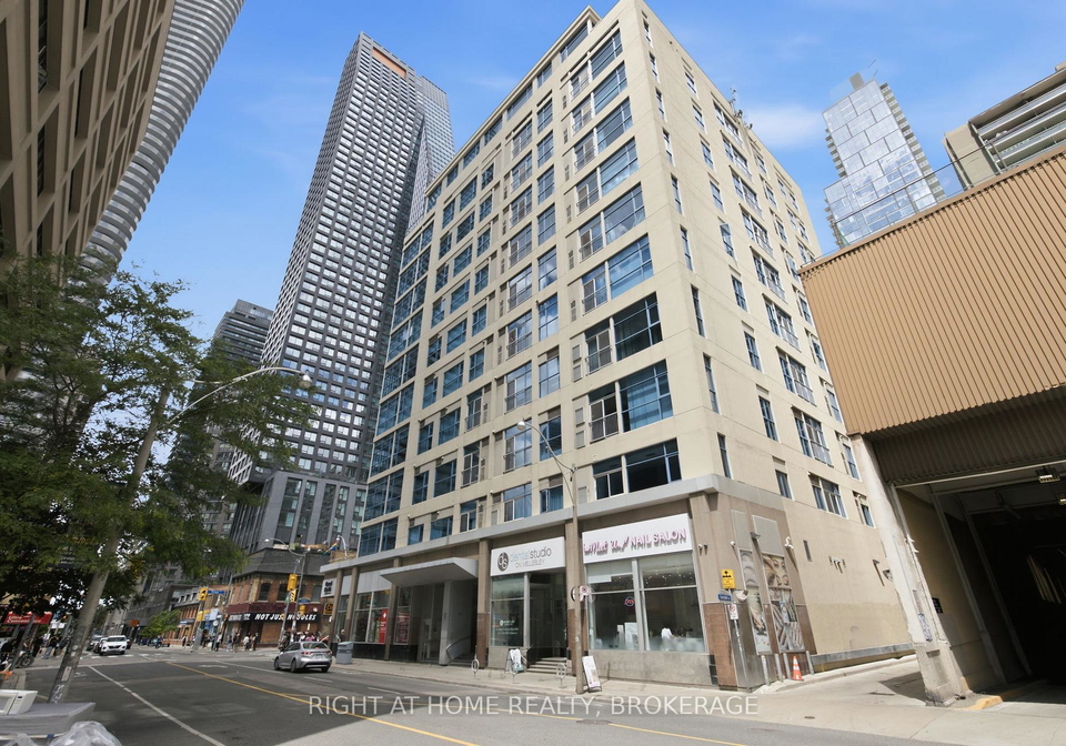 8-wellesley-street-e-toronto-ontario-c13471574