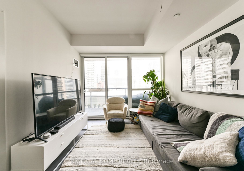 11-lillian-street-toronto-ontario-c13471590