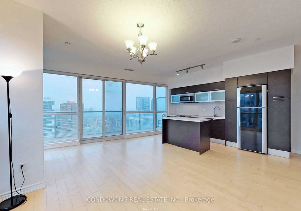 386-yonge-street-toronto-ontario-c13471618