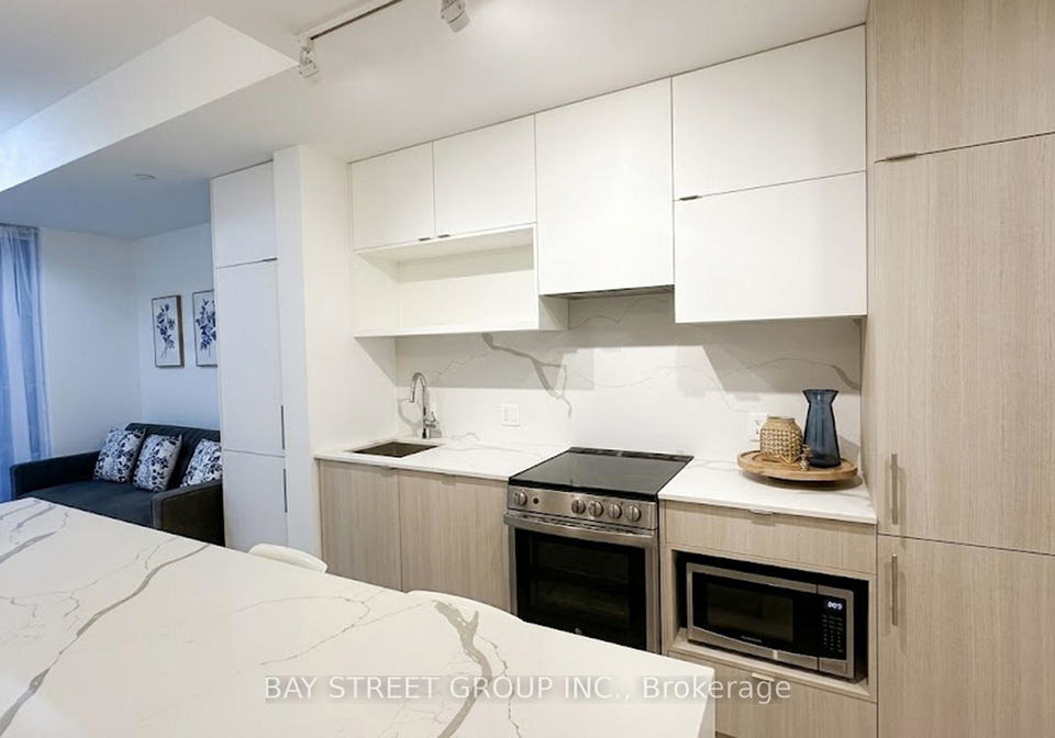 100-queen-st-e-street-toronto-ontario-c13471646