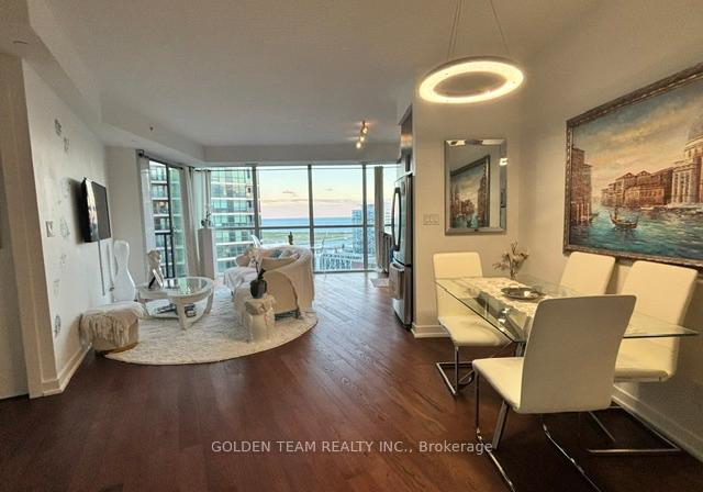 20-bruyeres-mews-toronto-ontario-c13471838