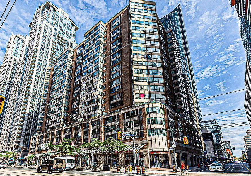 717-bay-street-toronto-ontario-c13471878