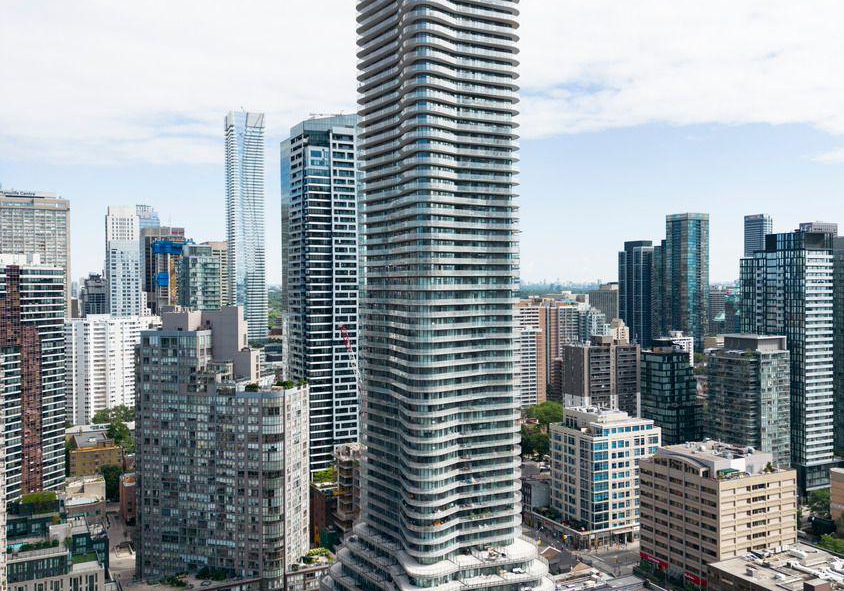 11-wellesley-street-w-toronto-ontario-c13471888