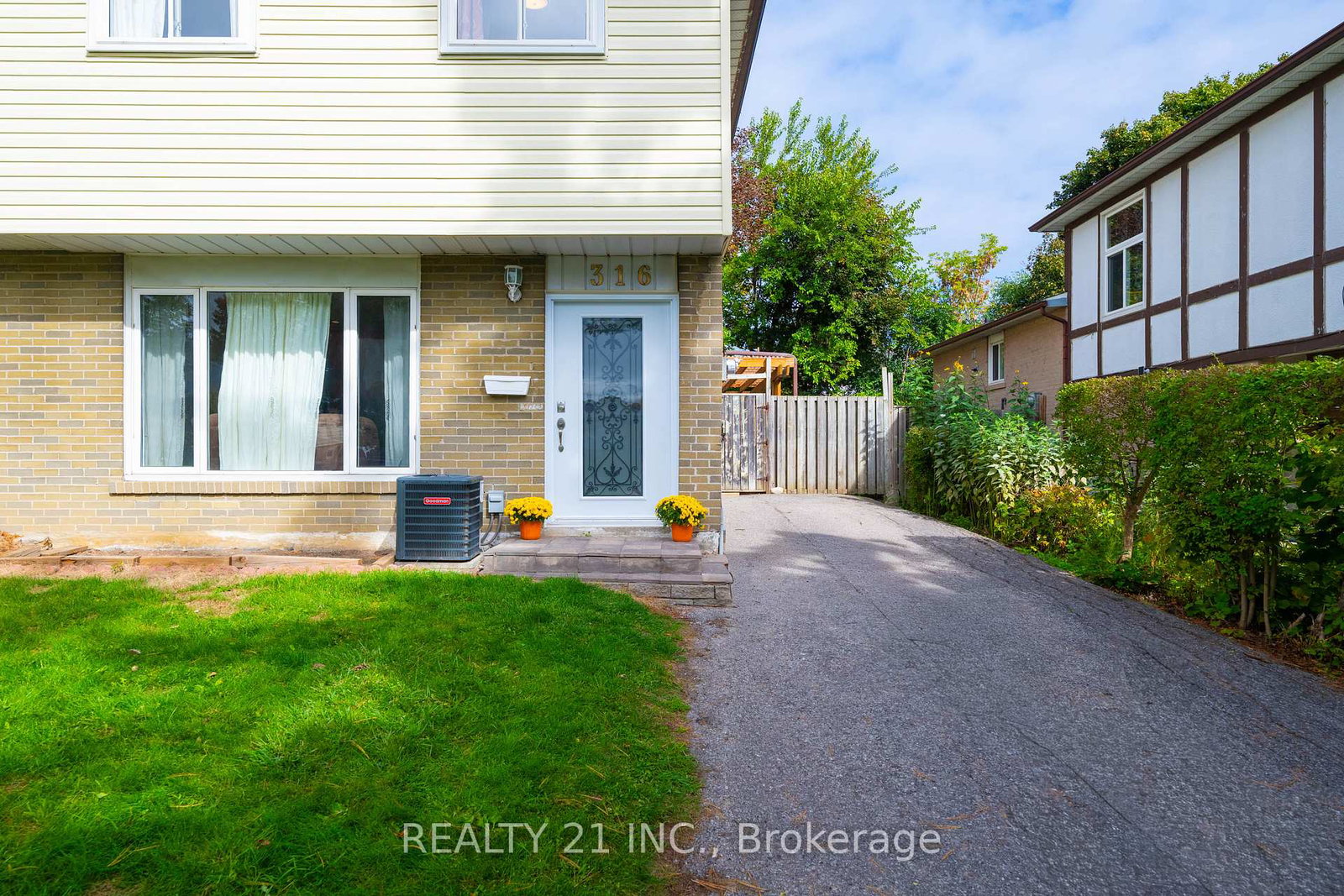 316-hollyberry-trail-north-york-ontario-c13471912