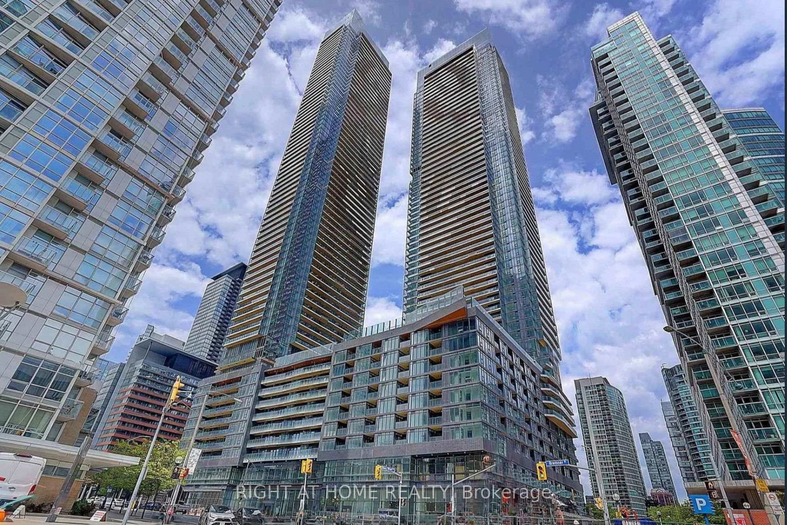 3-concord-cityplace-way-toronto-ontario-c13472102