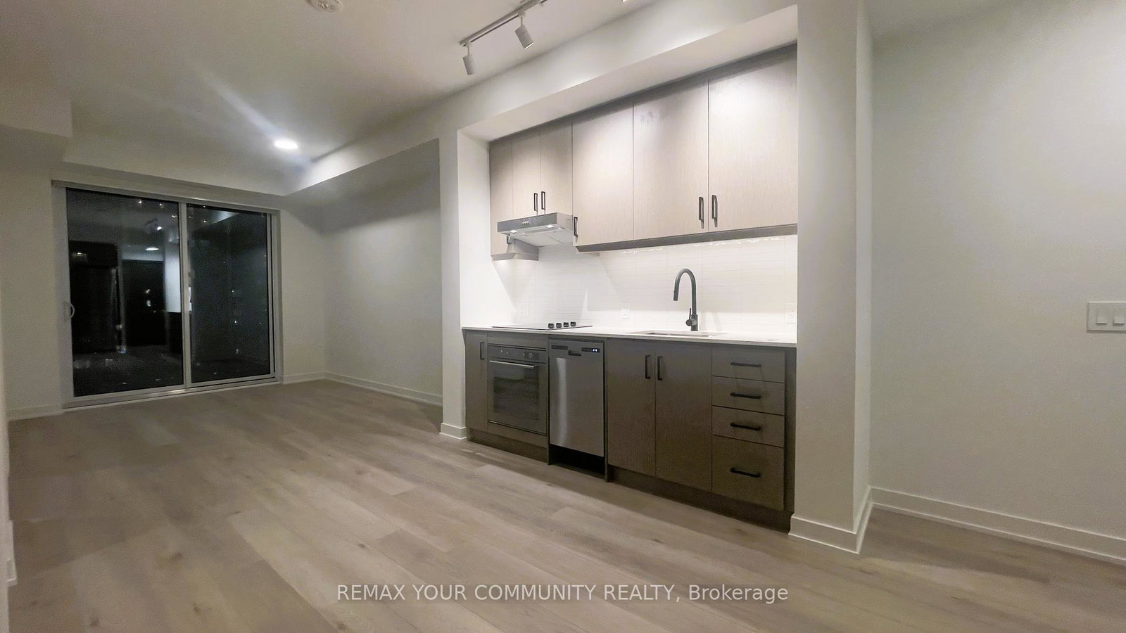 9-tecumseth-street-toronto-ontario-c13472390