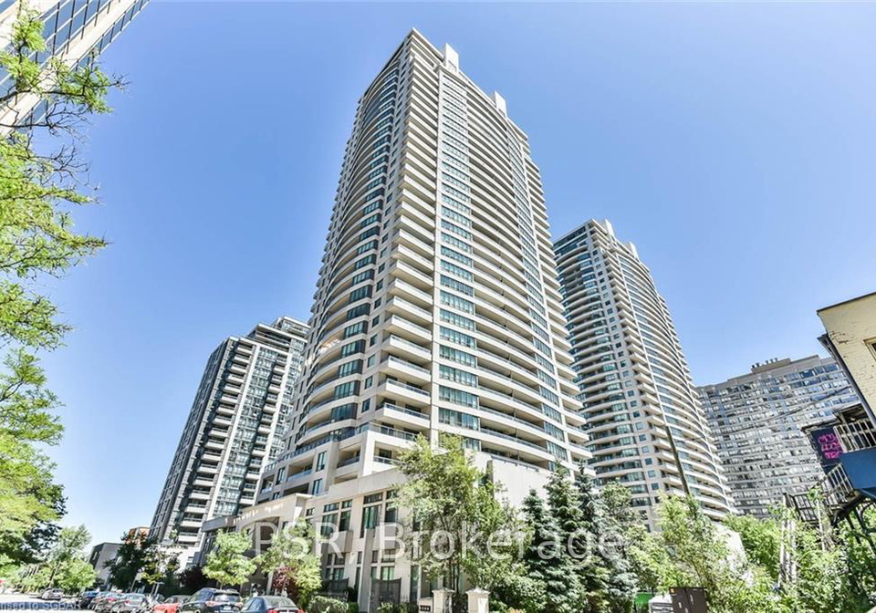 23-hollywood-avenue-north-york-ontario-c13472432