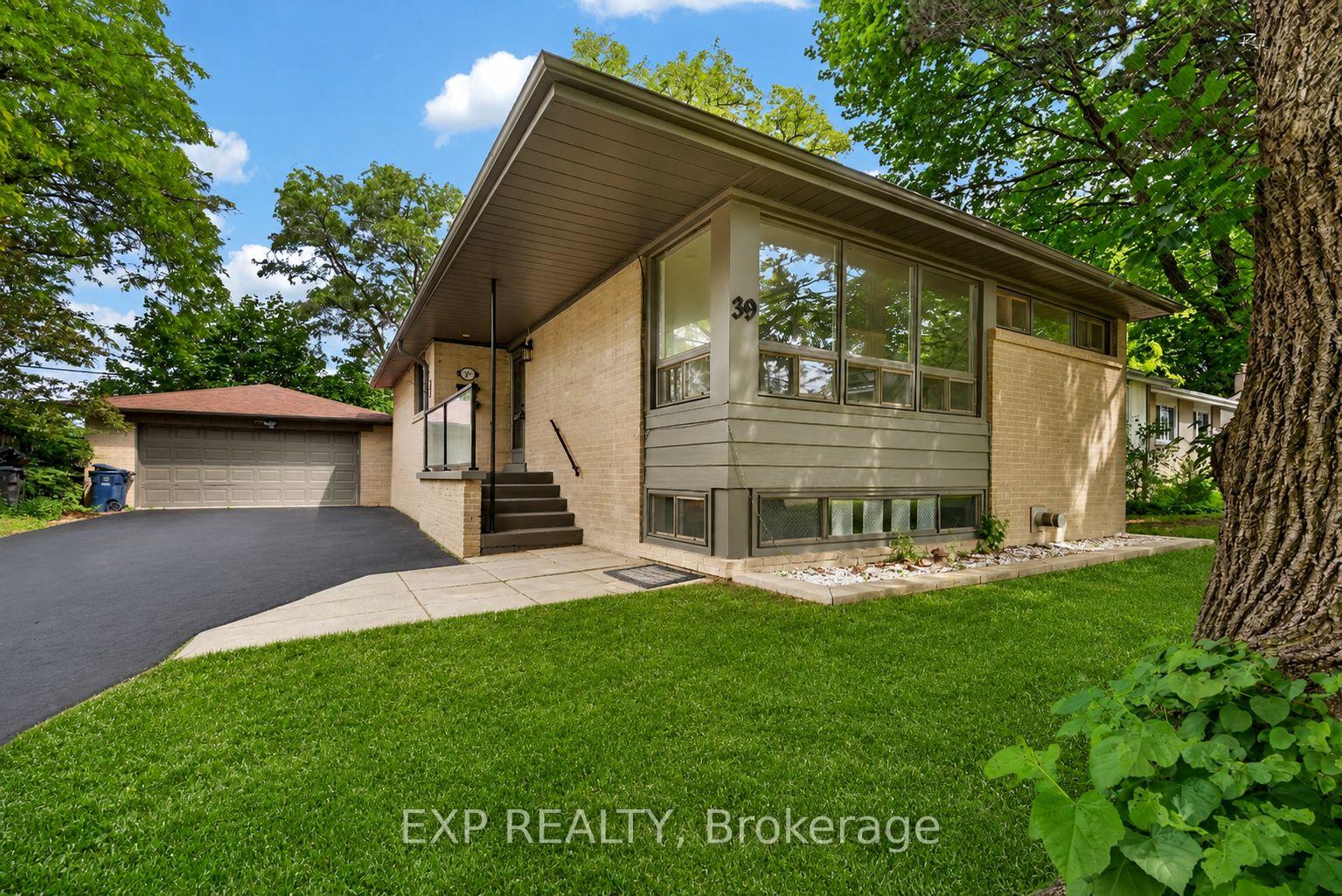 39-treadgold-crescent-north-york-ontario-c13472548