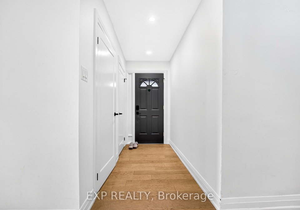39-treadgold-crescent-north-york-ontario-c13472548