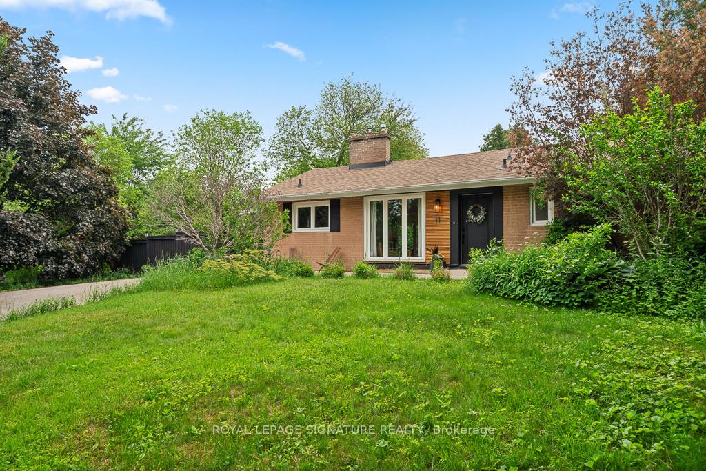 11-yewfield-crescent-north-york-ontario-c13473246