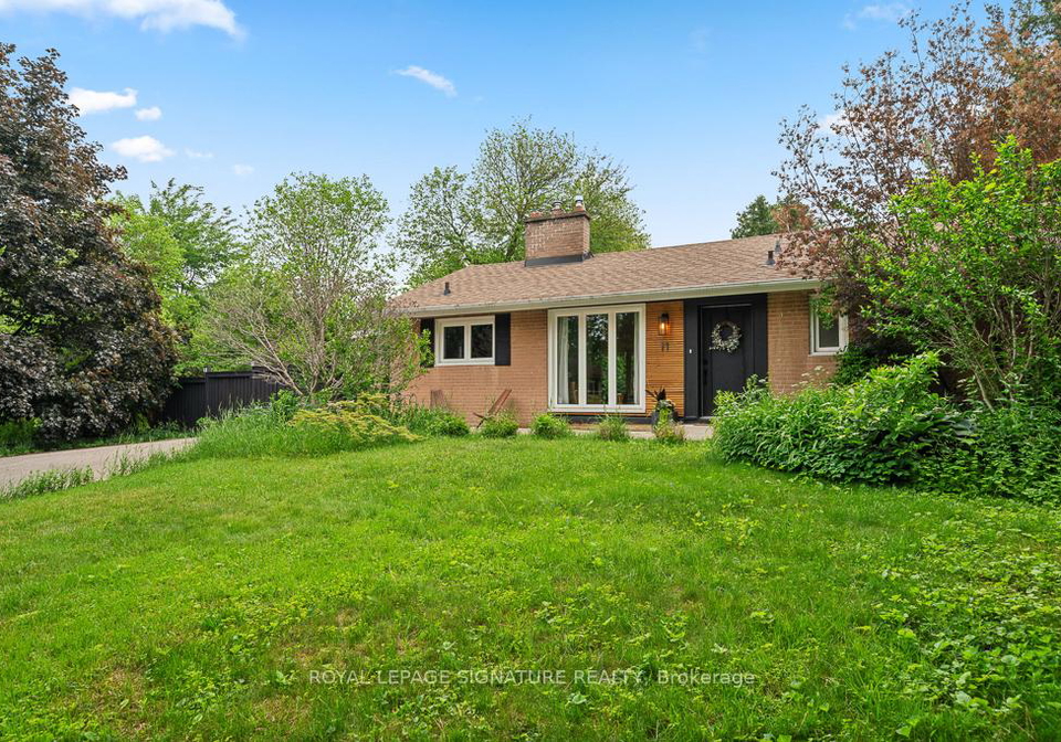 11-yewfield-crescent-north-york-ontario-c13473246